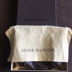 REAL Louis Vuitton shoulder bag. Mint condition